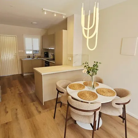 H&o Iris Blue Escape Apartment Paphos
