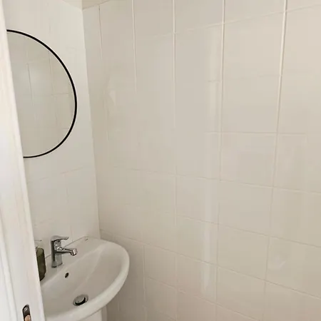 Apartment H&o Iris Blue Escape