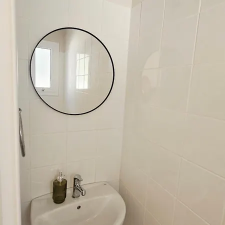 H&o Iris Blue Escape Apartment Paphos